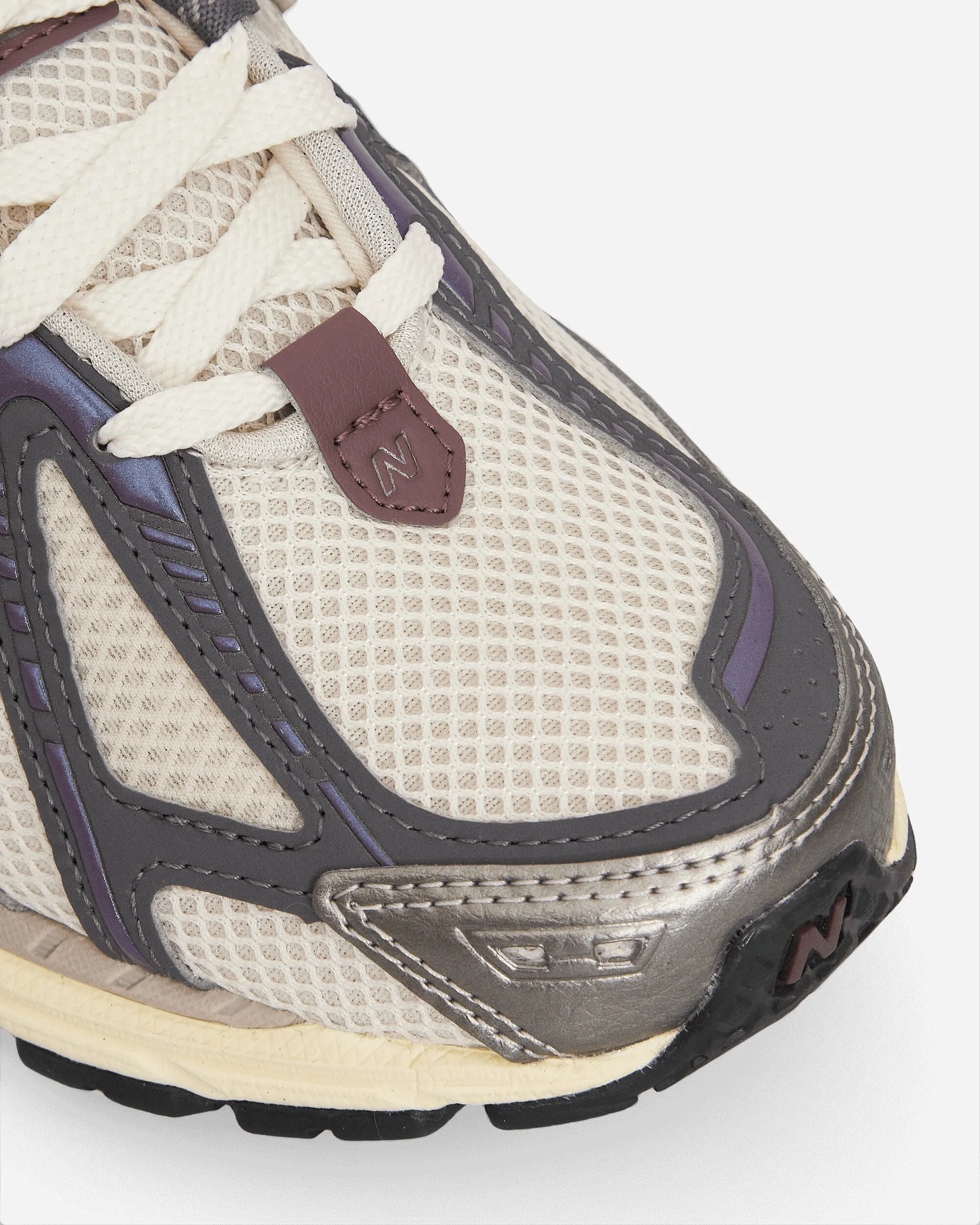 1906R Sneakers Réglisse / Clair de lune / Roche du château