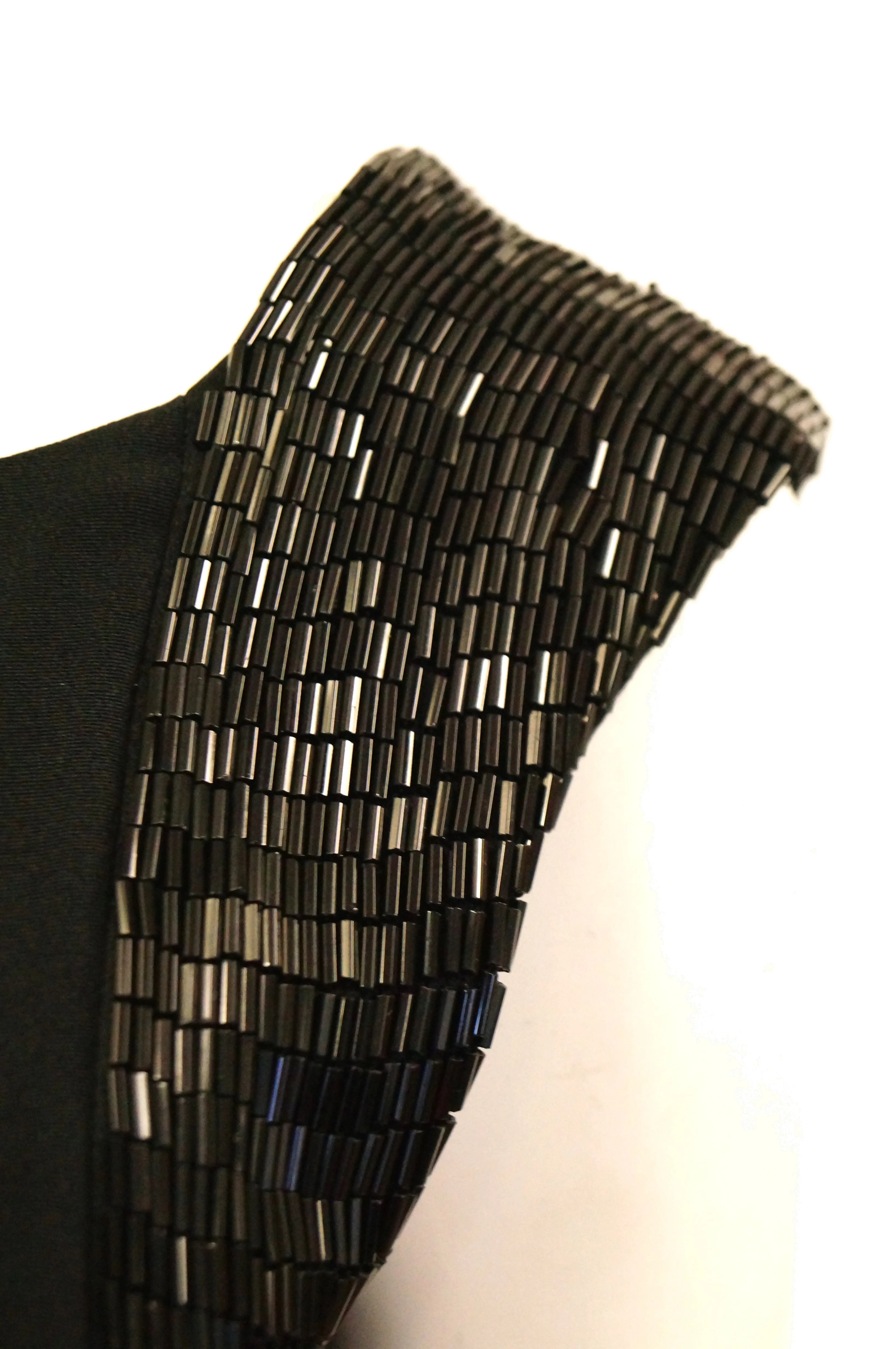 Robe plongeante dos nu en soie noire et paillettes Richard Tyler Couture des années 1990