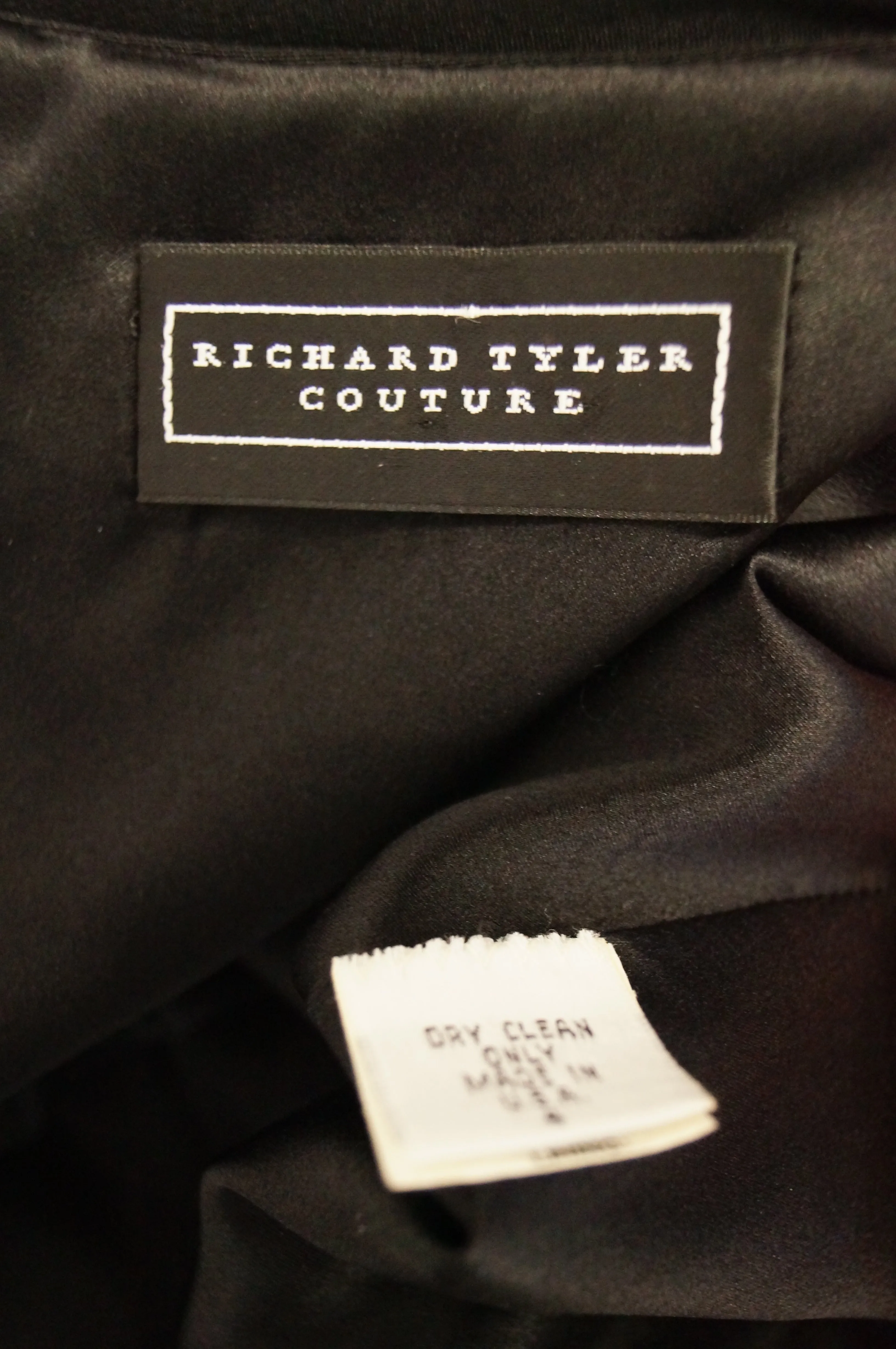 Robe plongeante dos nu en soie noire et paillettes Richard Tyler Couture des années 1990