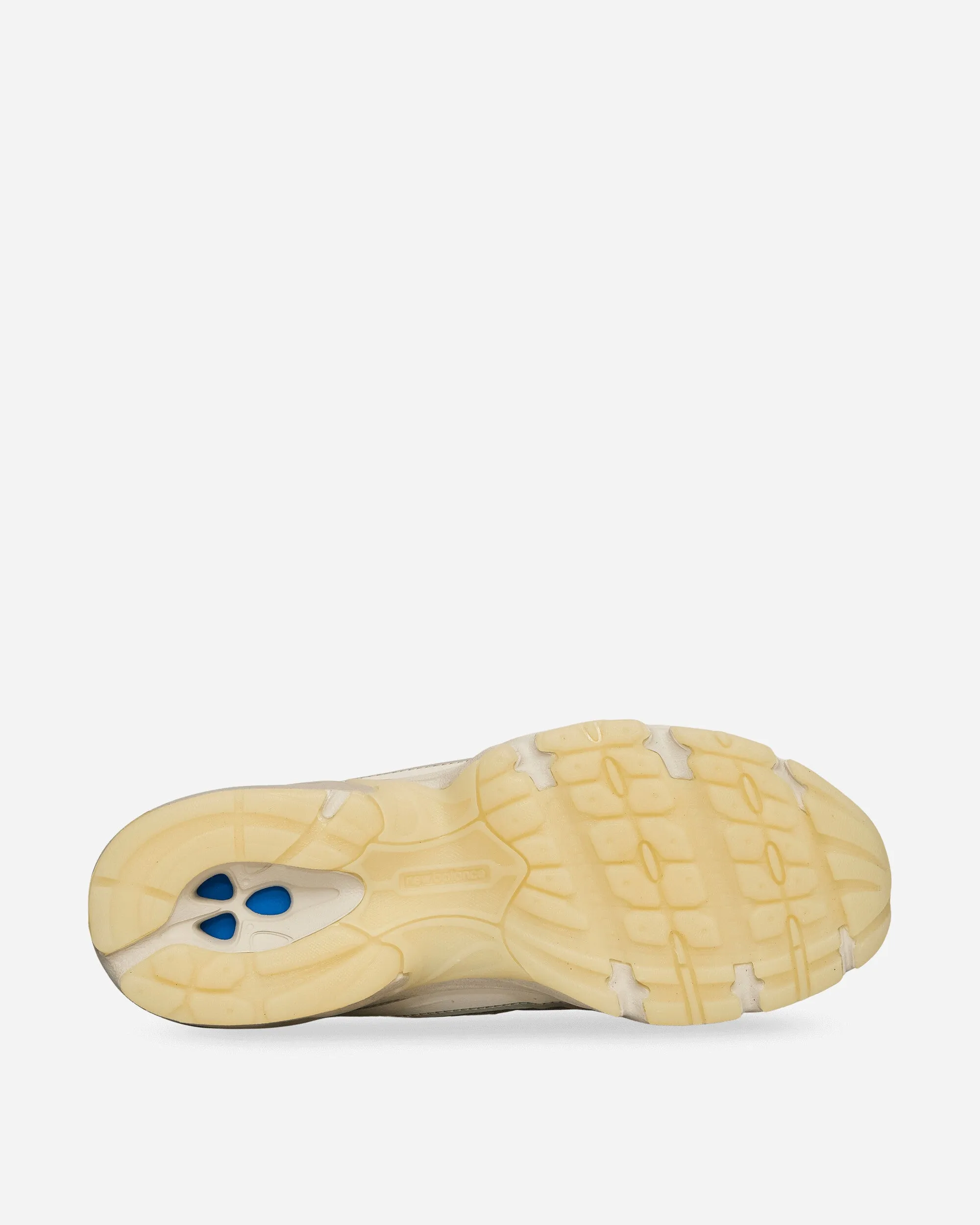 740 Sneakers Moonbeam / Pierre Aride