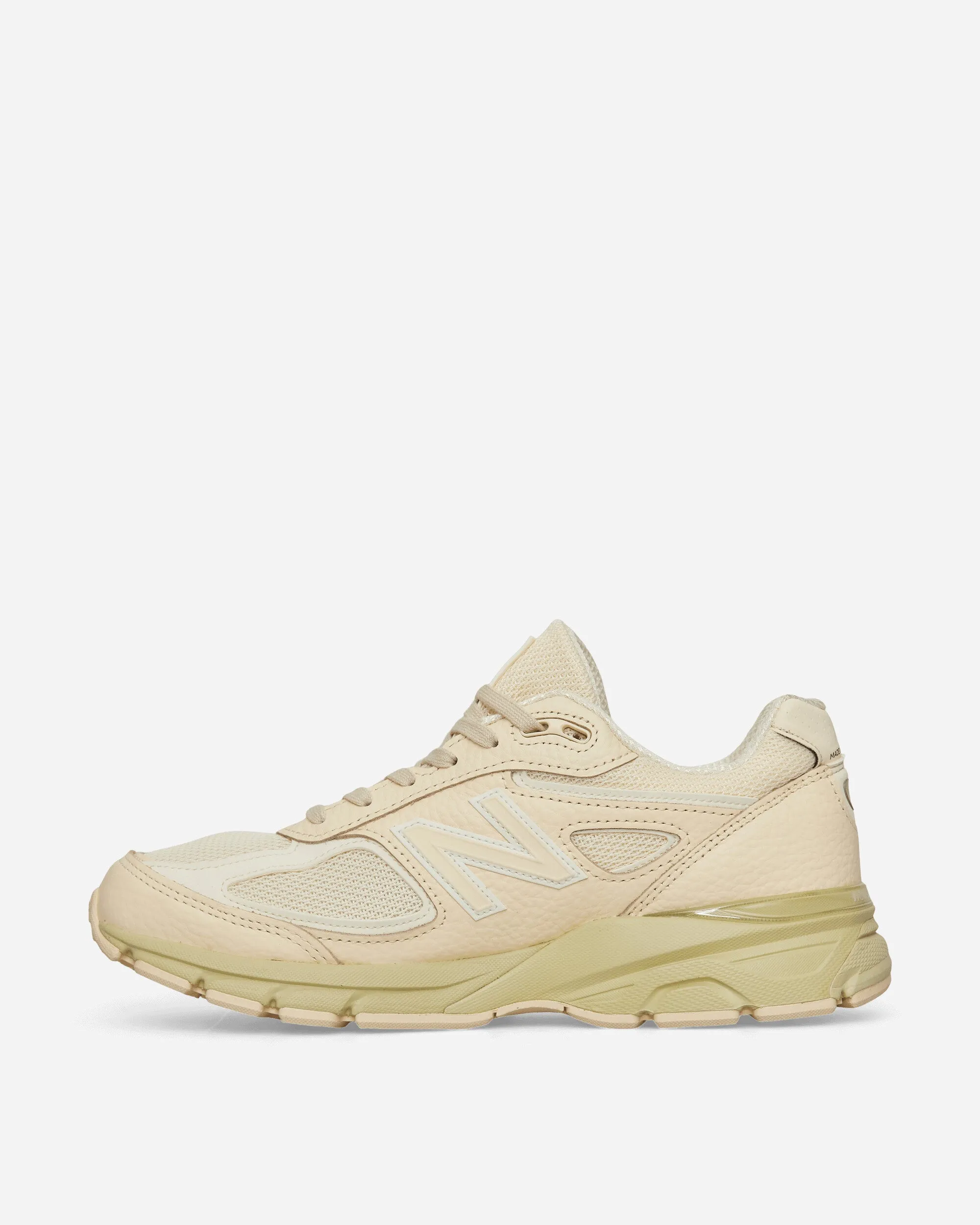 Baskets 990v4 Noix de Macadamia / Morille