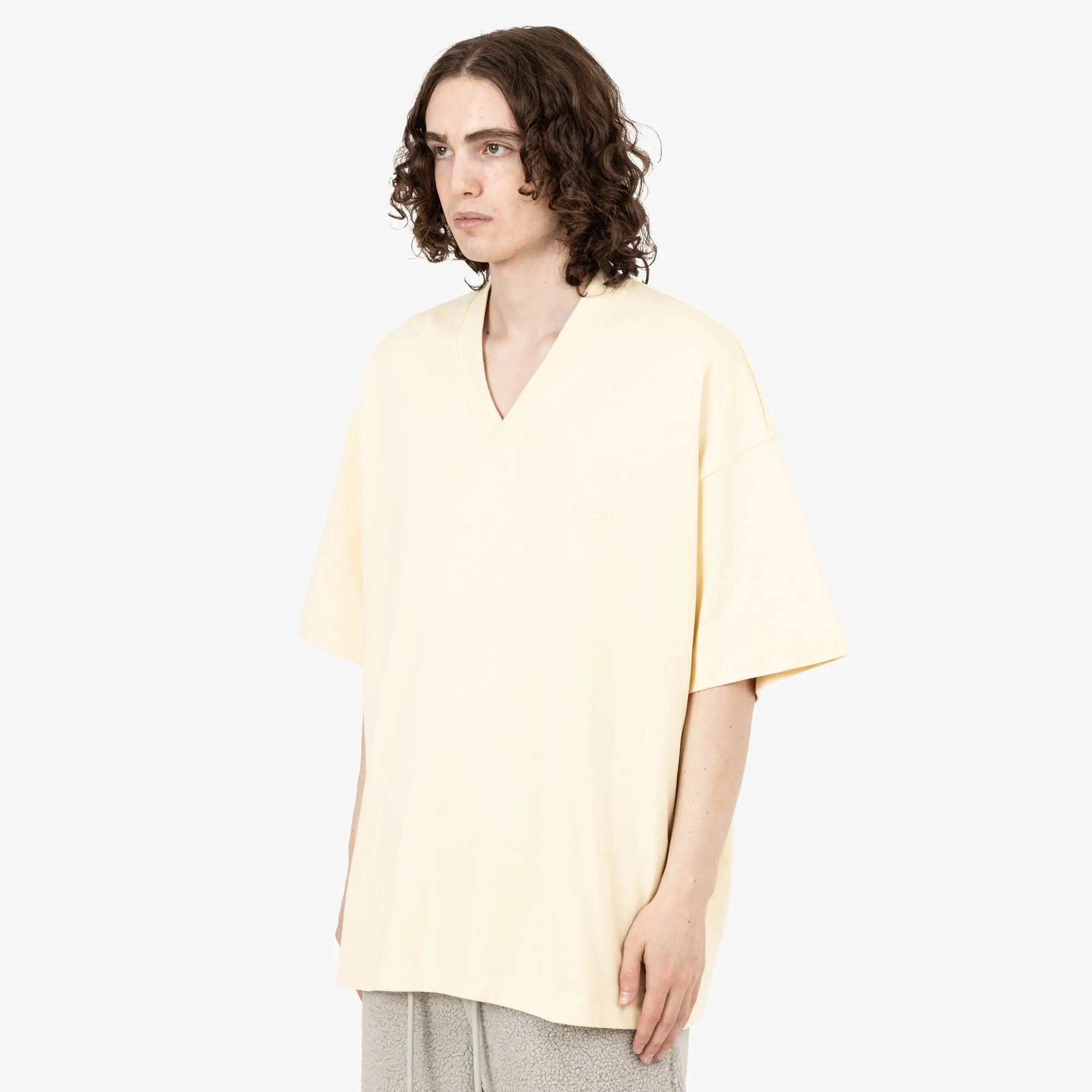 adidas X Fear Of God Athletics T-shirt à col en V Pâle / Jaune