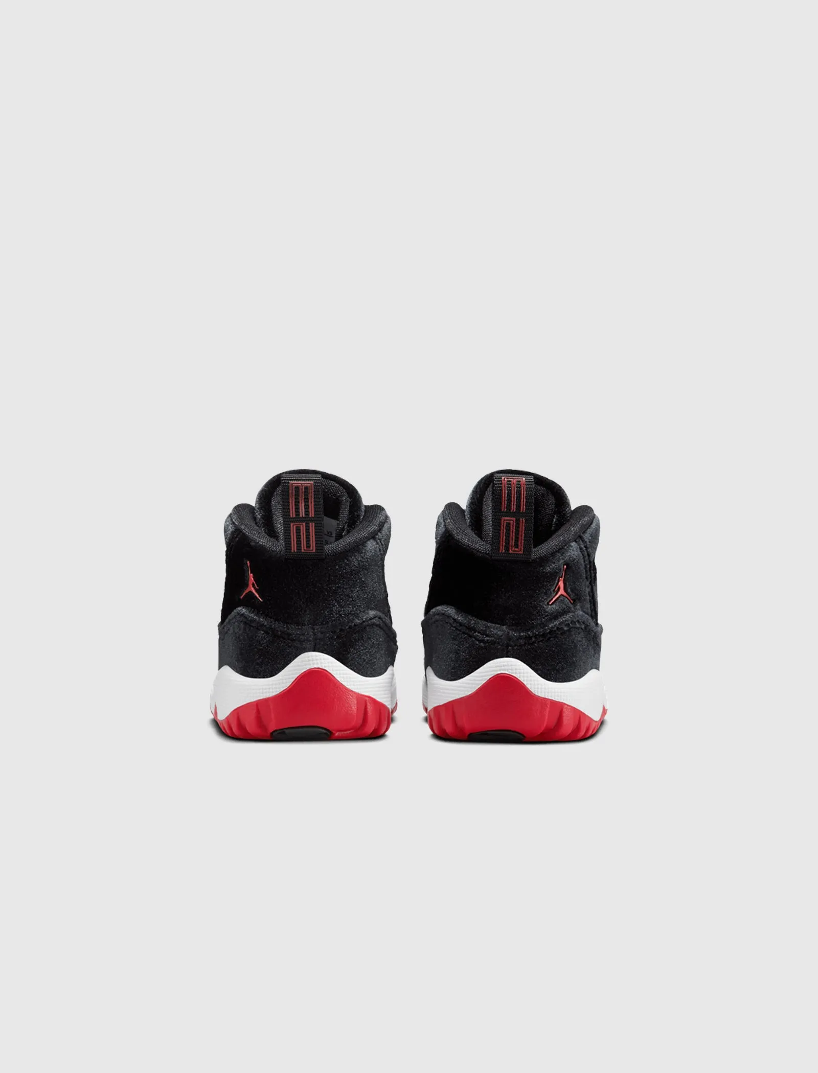 AIR JORDAN 11 
