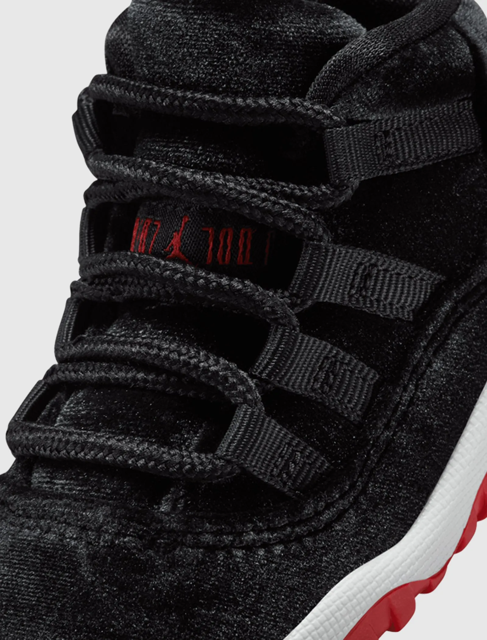 AIR JORDAN 11 