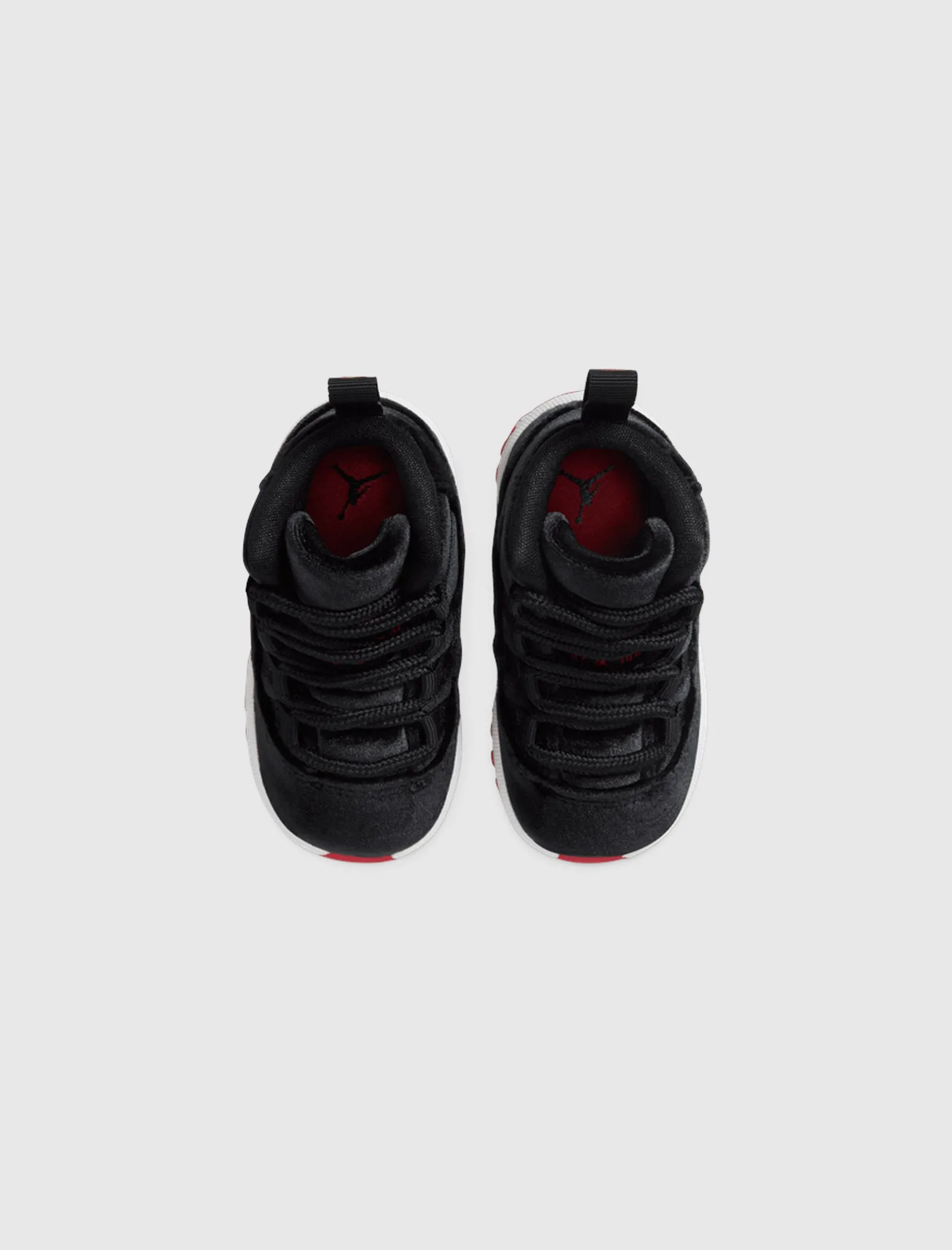 AIR JORDAN 11 