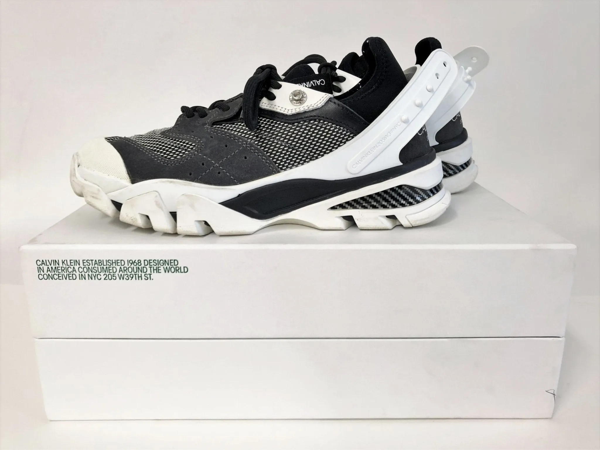 Calvin Klein 205W39NYC Carla Sneakers Carbone/Noir/Blanc Taille 8