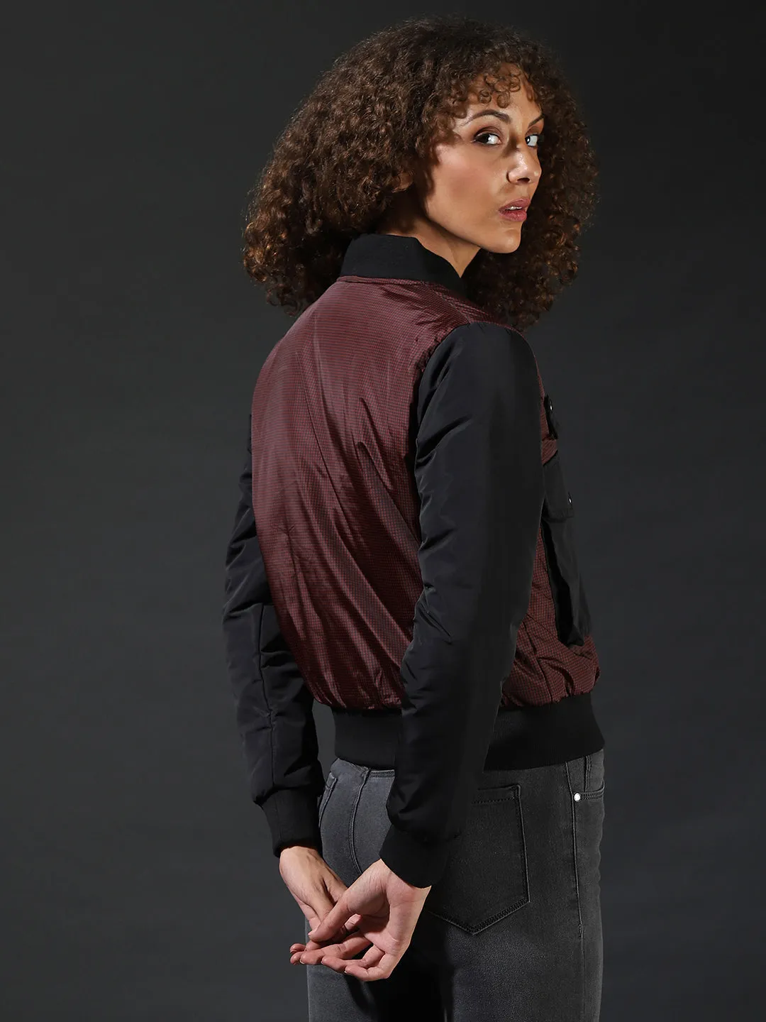 Veste bomber décontractée élégante à carreaux pour femmes Campus Sutra