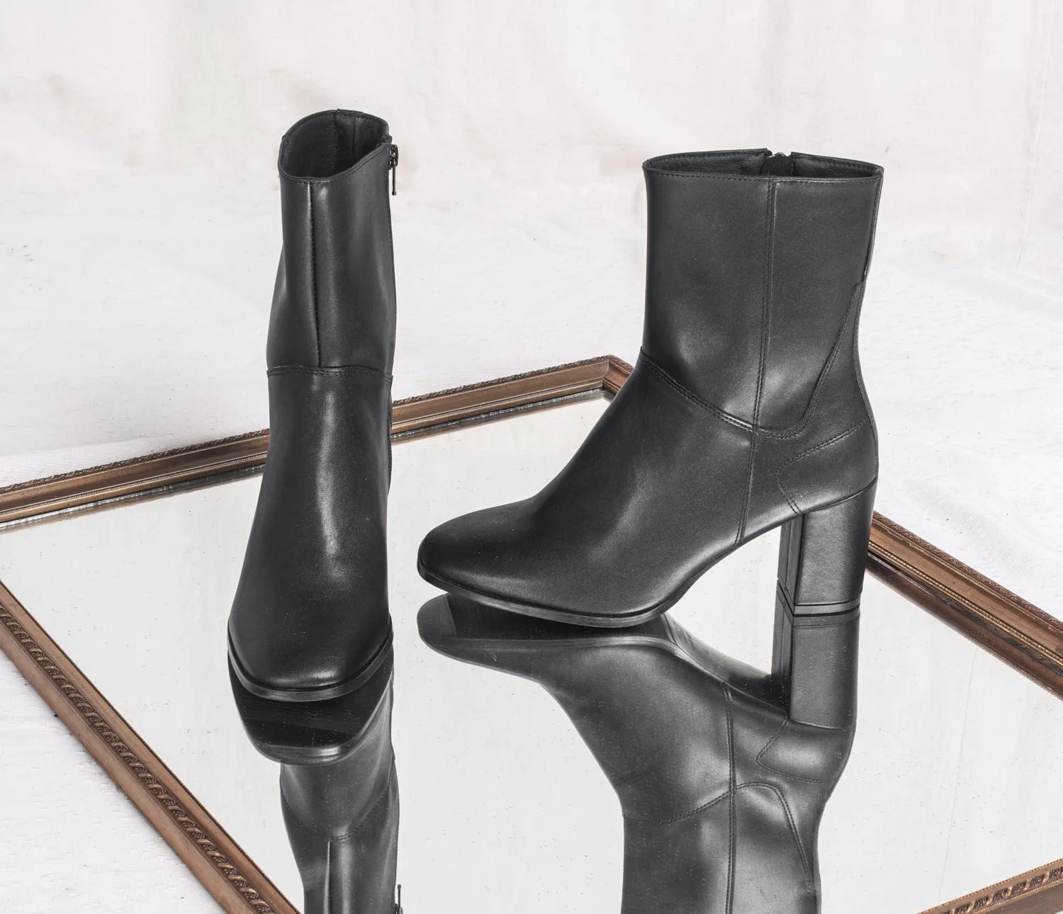 Bottes à talons en cuir pomme pour femmes Circle | Noir