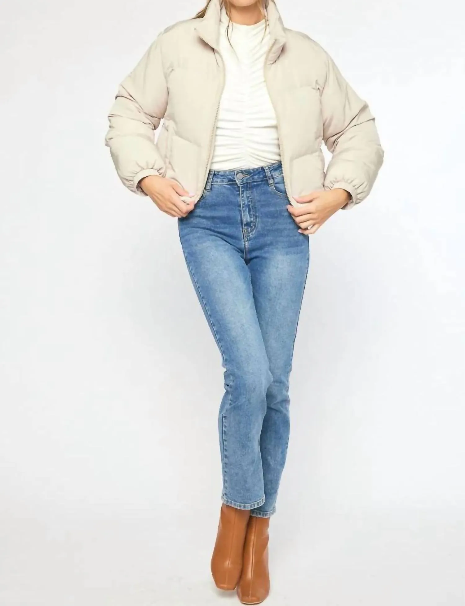 Veste matelassée cintrée à fermeture éclair en crème
