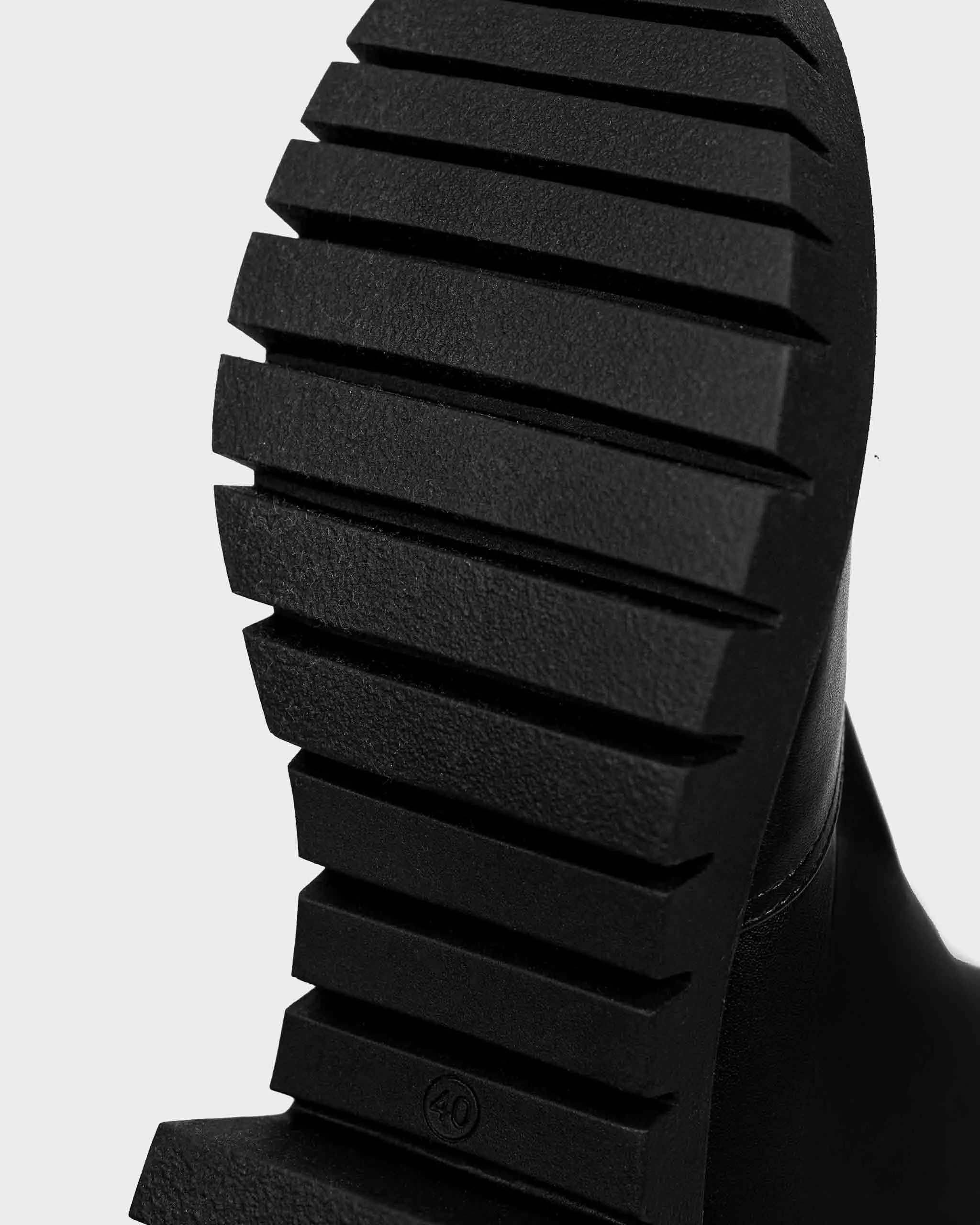 Bottes vegan en cuir de cactus Cyber Desserto® | Noir