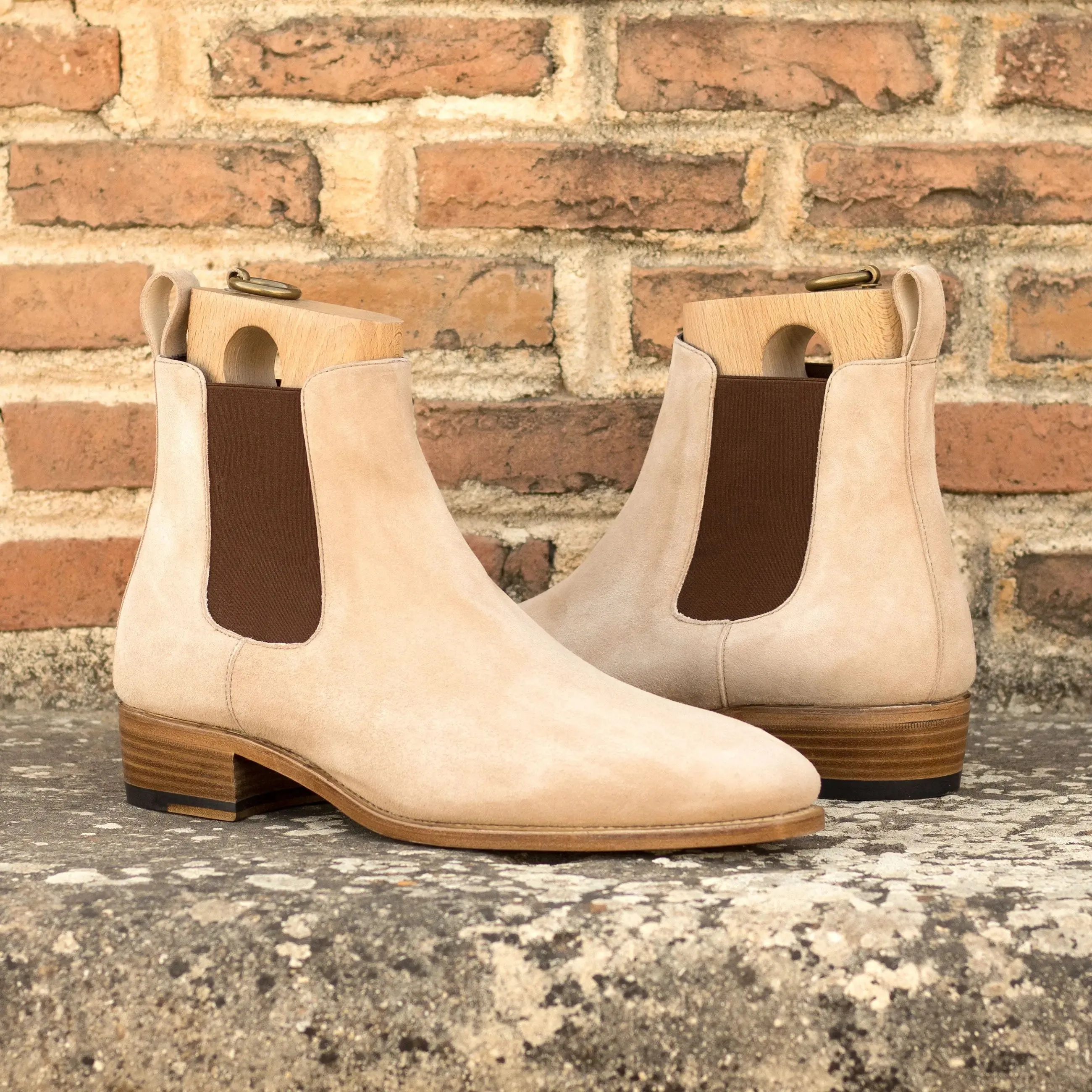 Chaussures Dapperfam Bottes Chelsea DapperFam Monza en Suède Italien pour Hommes - Couleur Taupe