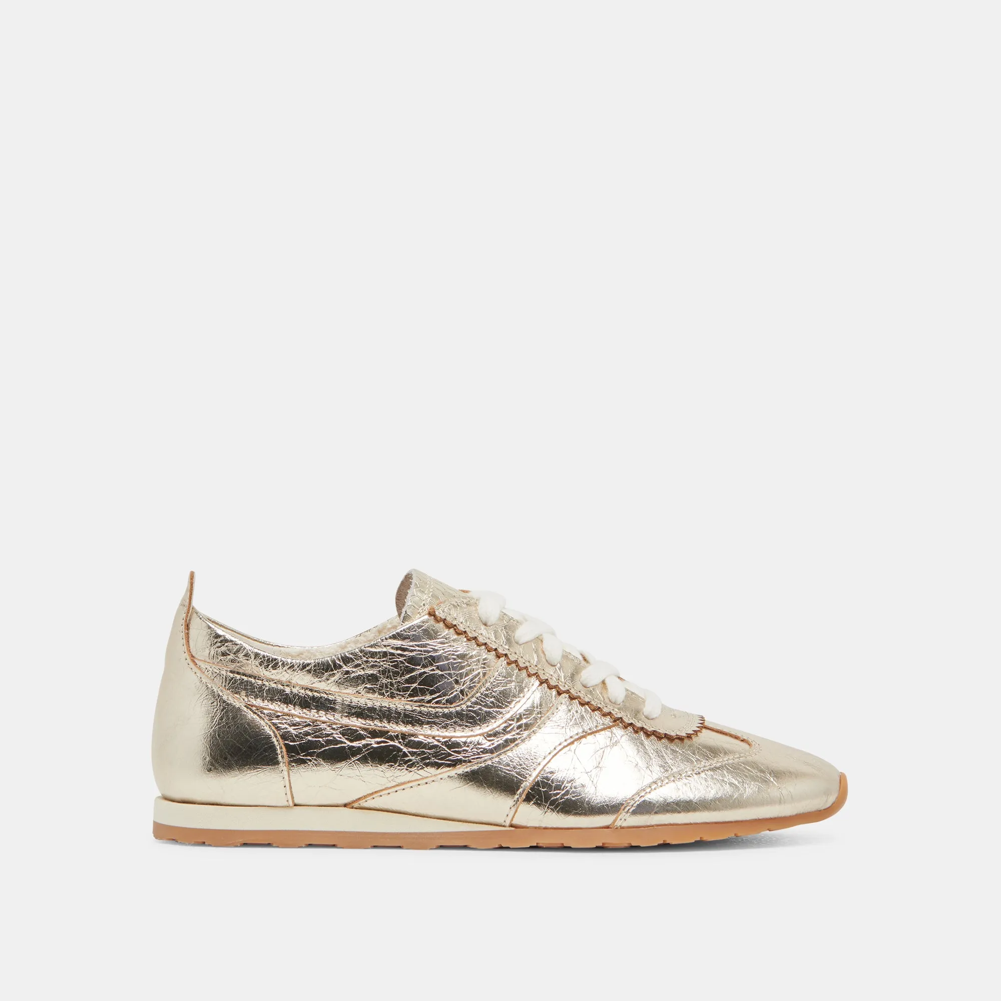 DELANY SNEAKERS OR CLAIR   CHARM PIN EN LOT