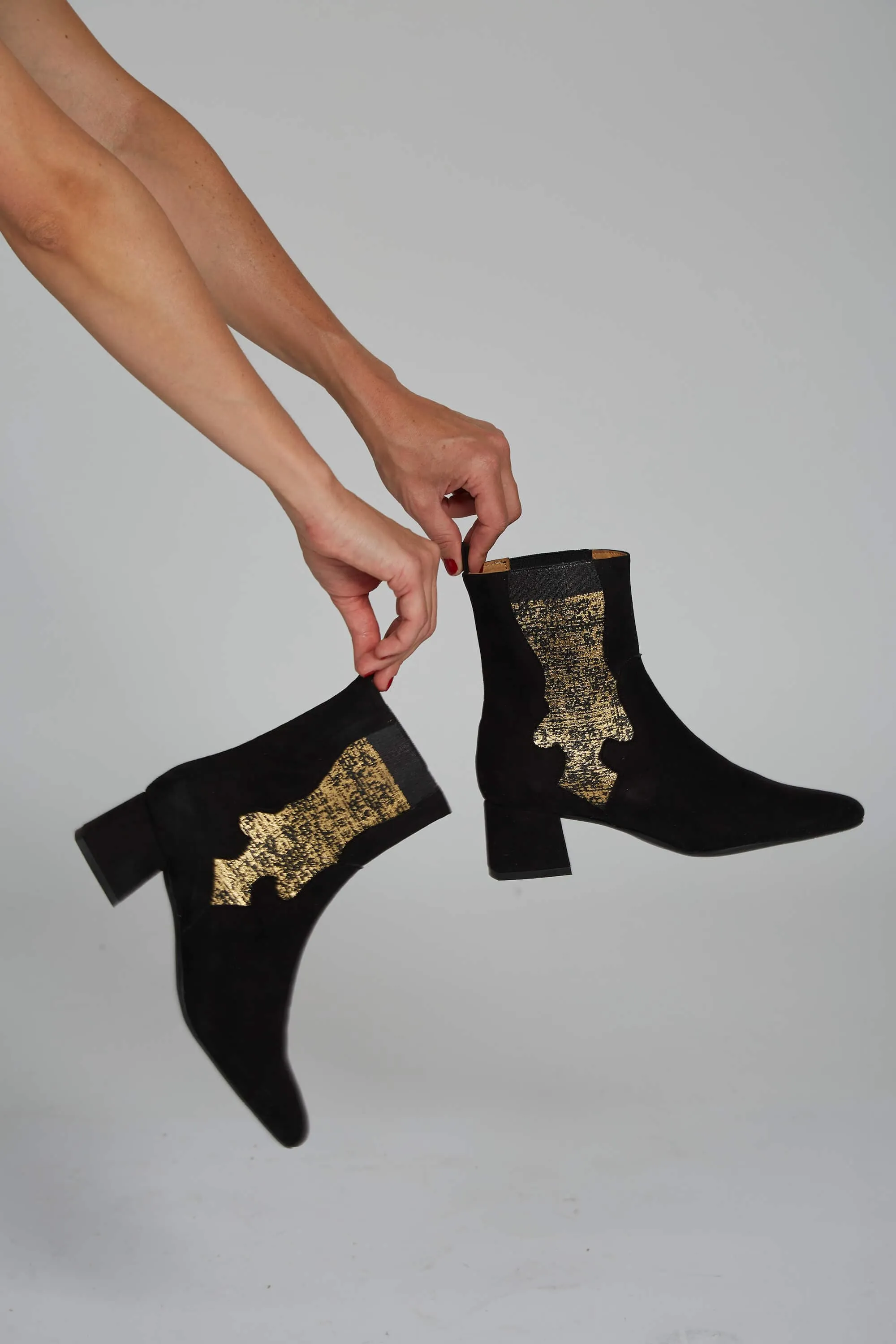Bottes vegan en suédine écolo | Noir & Or