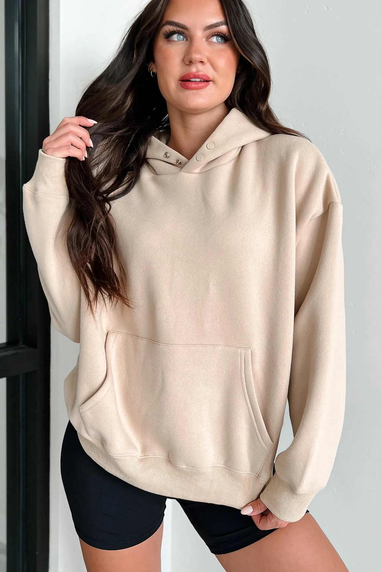 Pull à capuche confortable avec boutons-pression (Taupe)