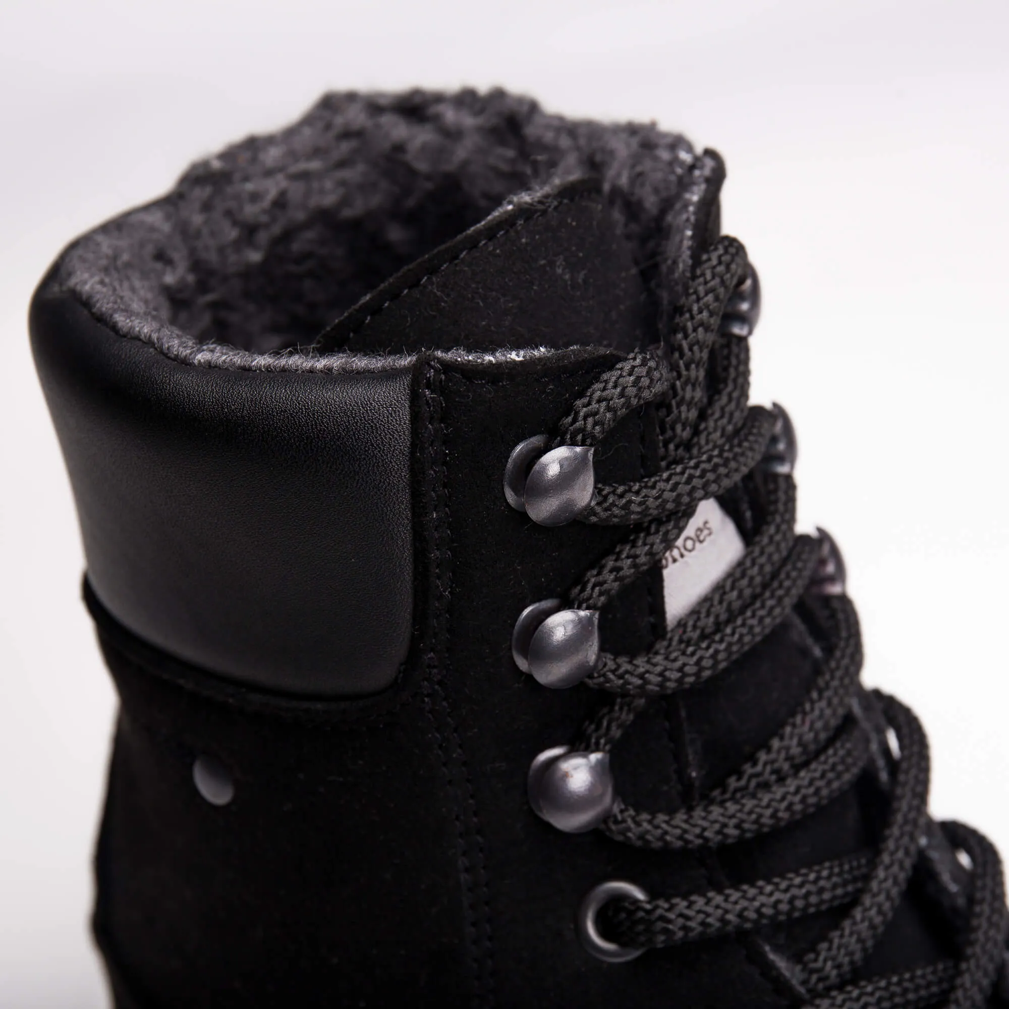 Bottes de montagne unisexes isolées en simili cuir vegan Gadea | Noir