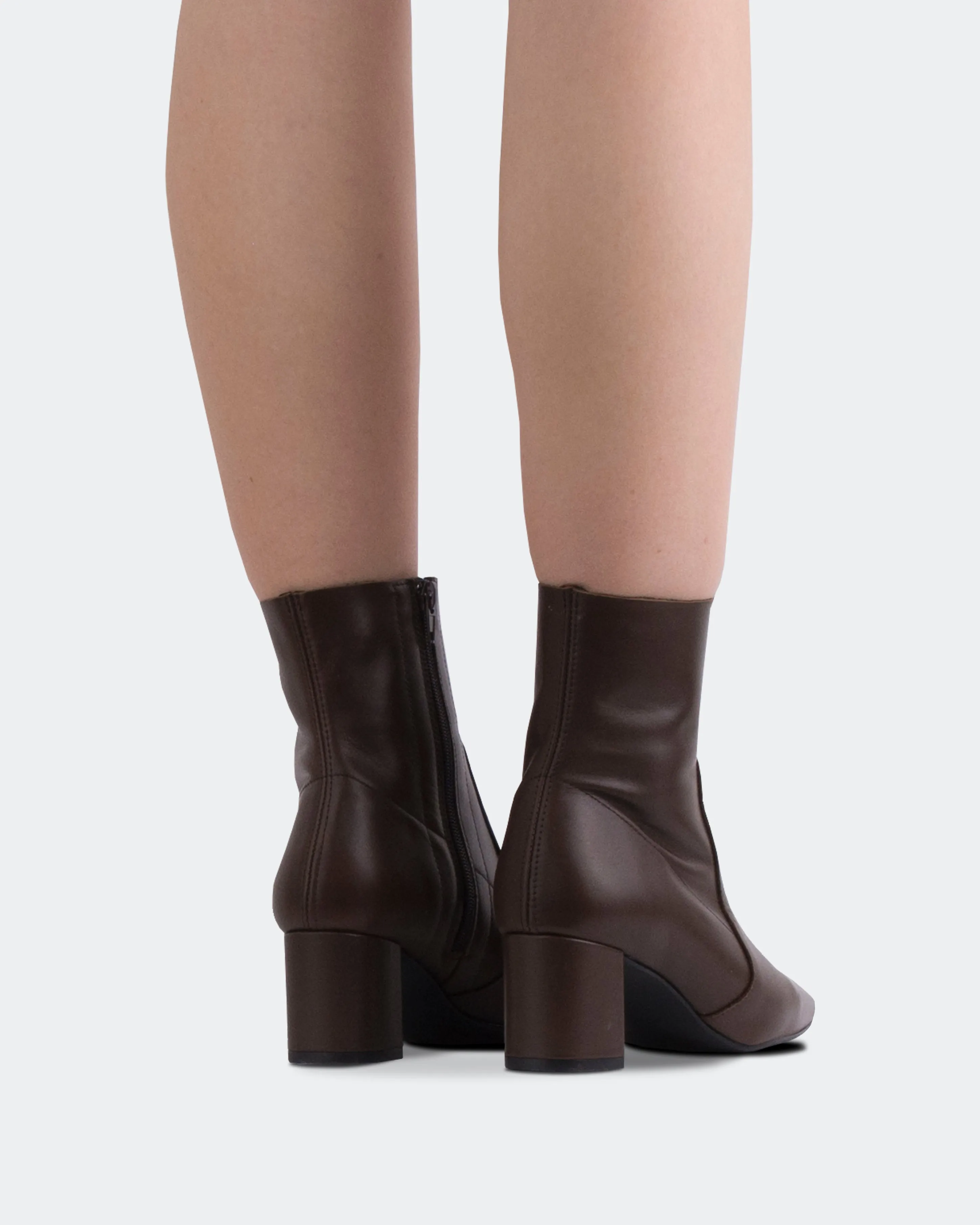 Gillian Brown Cuir