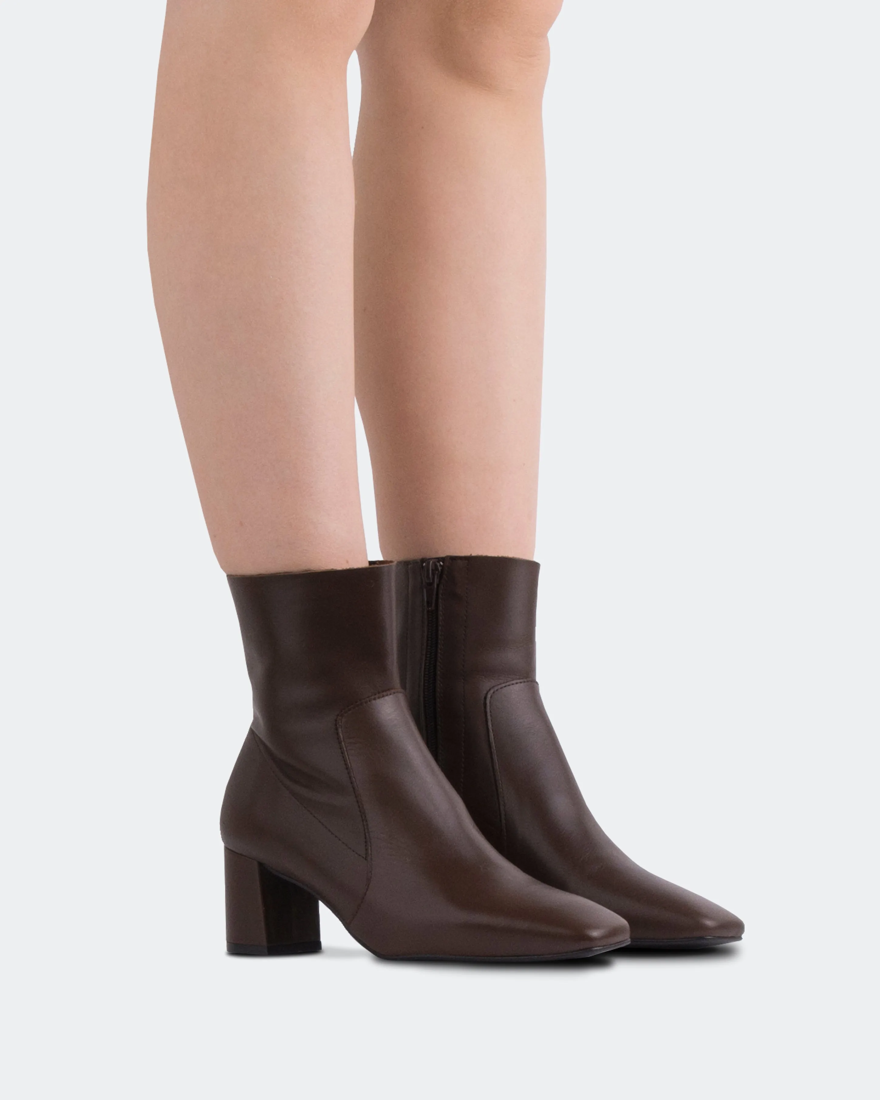 Gillian Brown Cuir