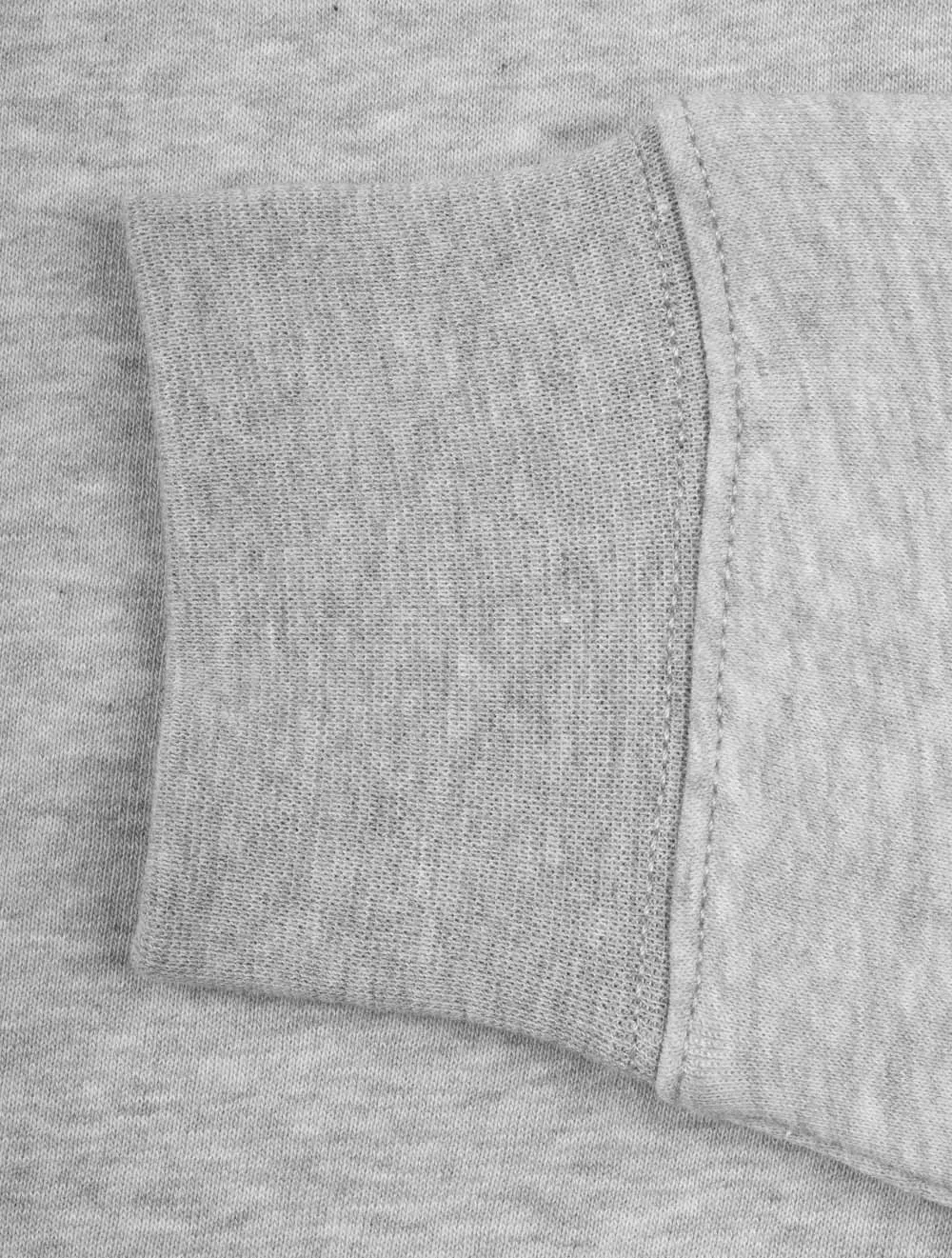 Pull à capuche en polaire graphique gris