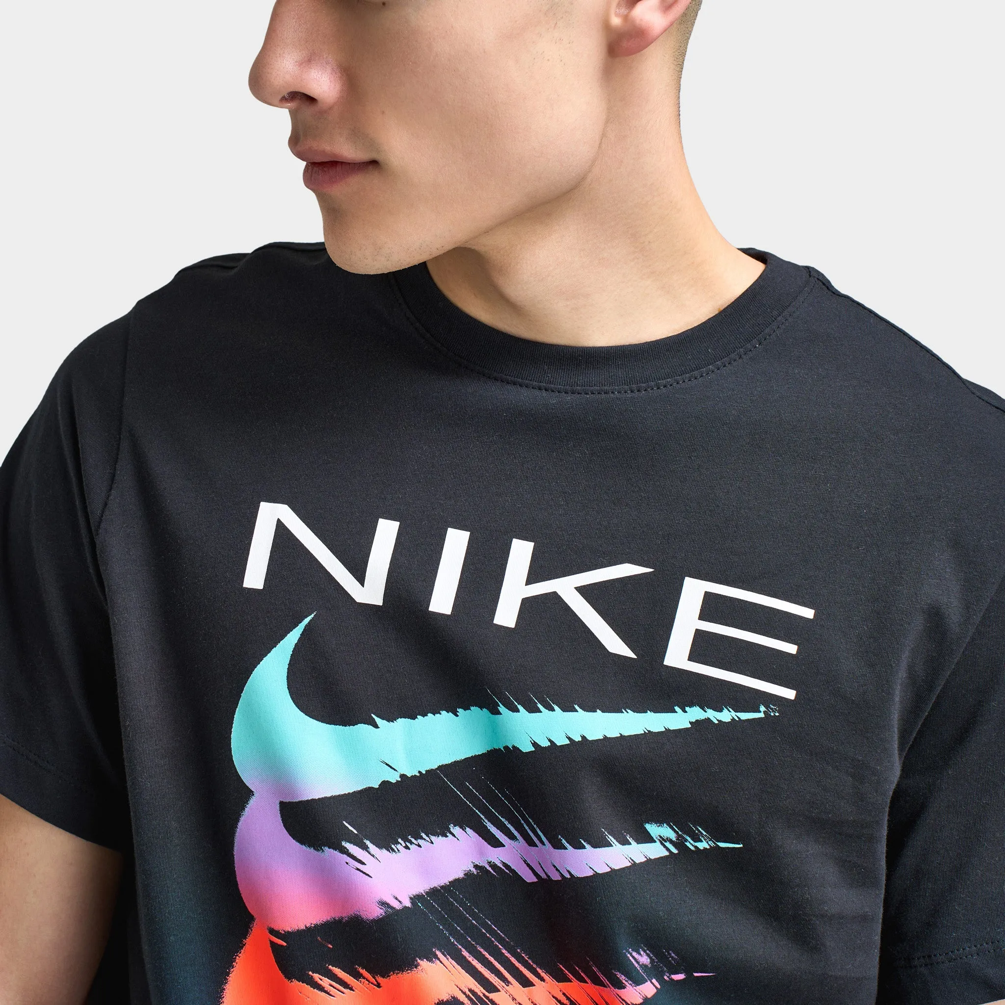 T-shirt Nike Sportswear avec Swoosh pour Homme / Noir