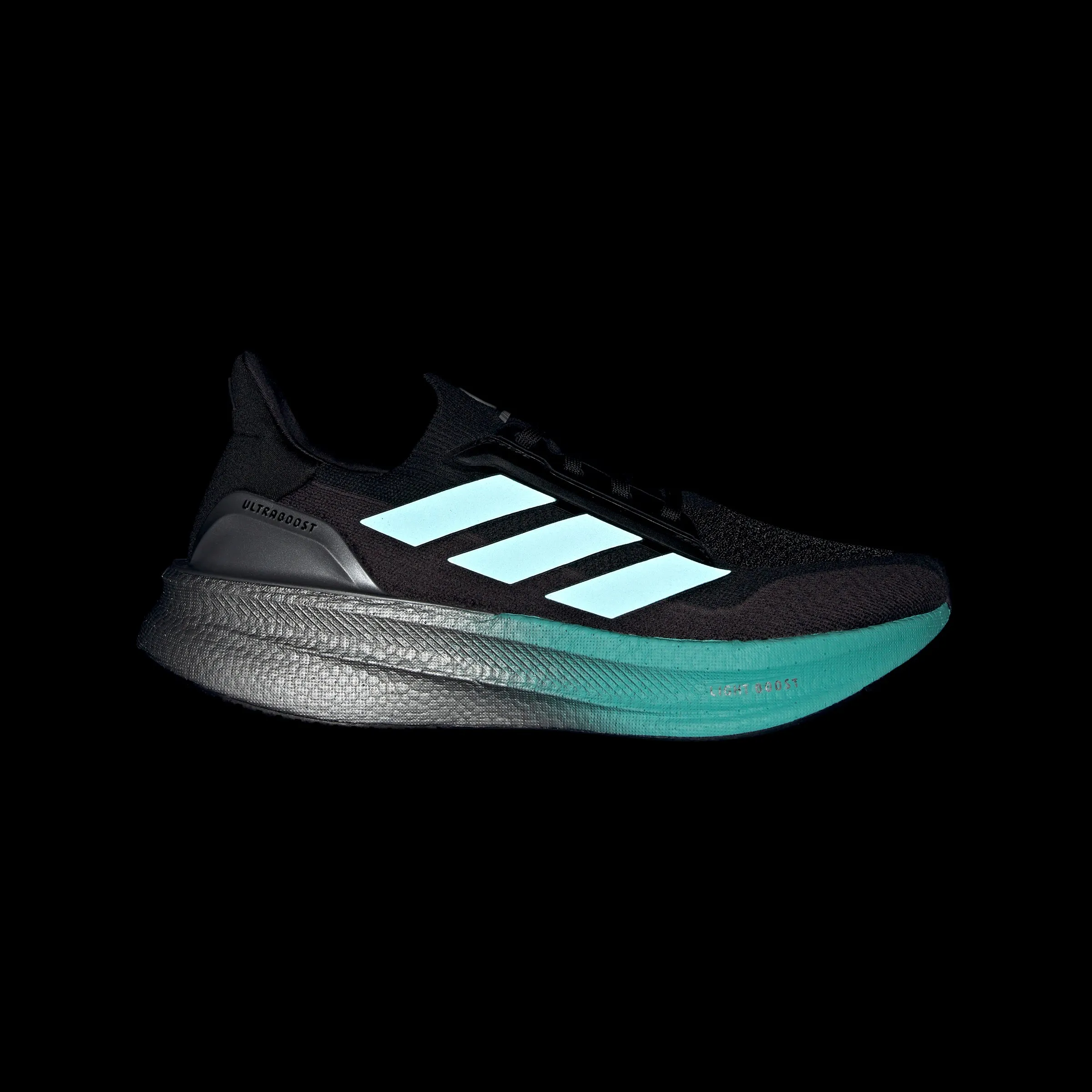   Mercedes AMG Petronas F1 Team Ultraboost 5X 'Noir de Base Semi Mint Rush'