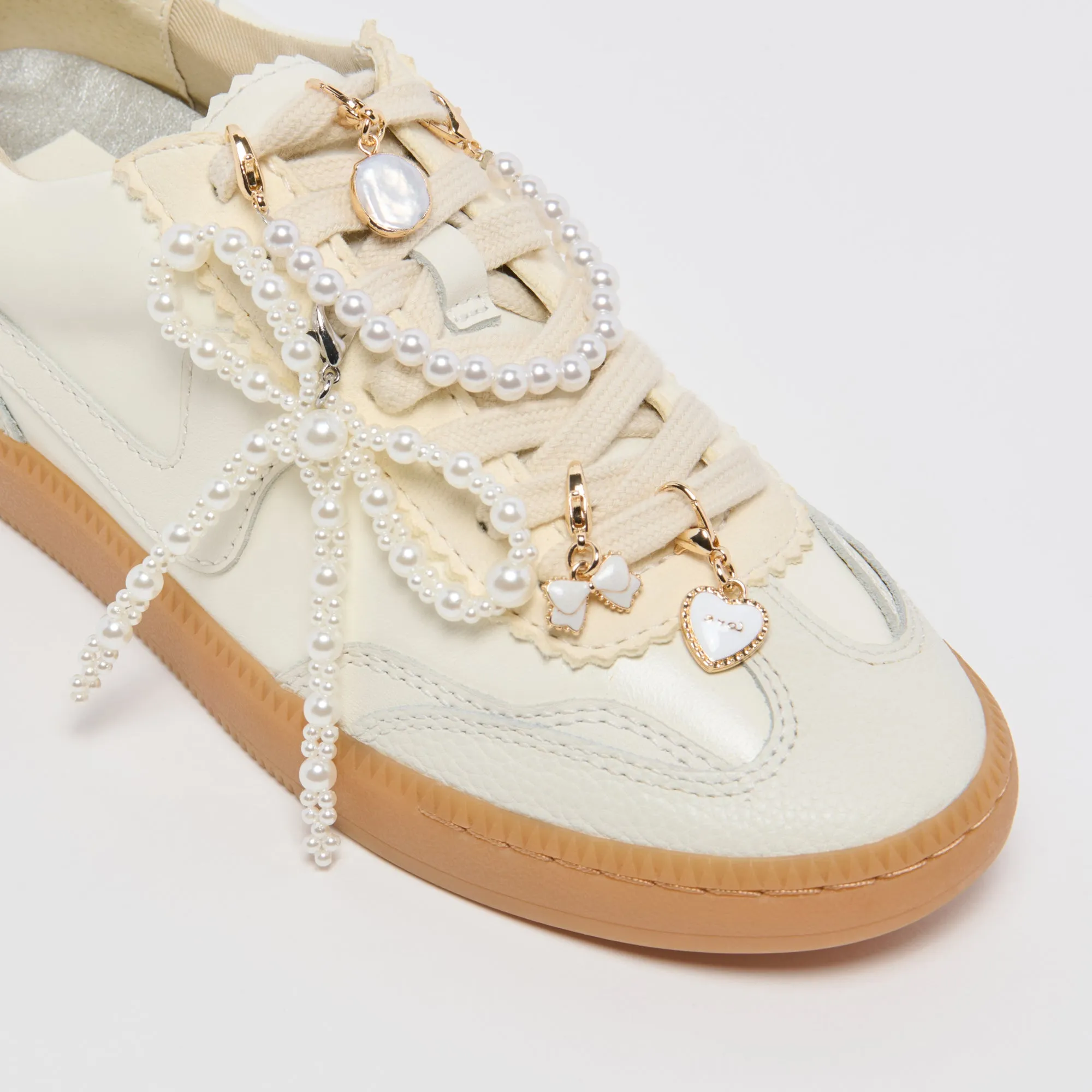 LOT DE SNEAKERS NOTICE BLANCHES   CHARME PERLE