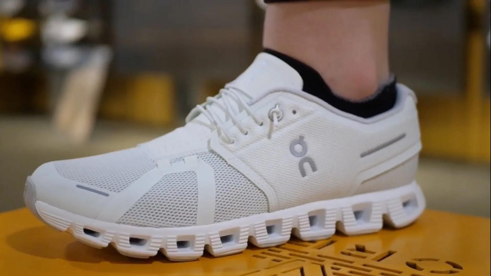 ON Cloud 5 - Glace - Blanc
