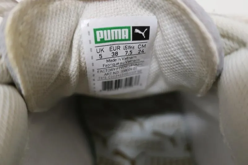 Puma Match Lo Sneakers en cuir crème avec détails en vernis taille 7.5