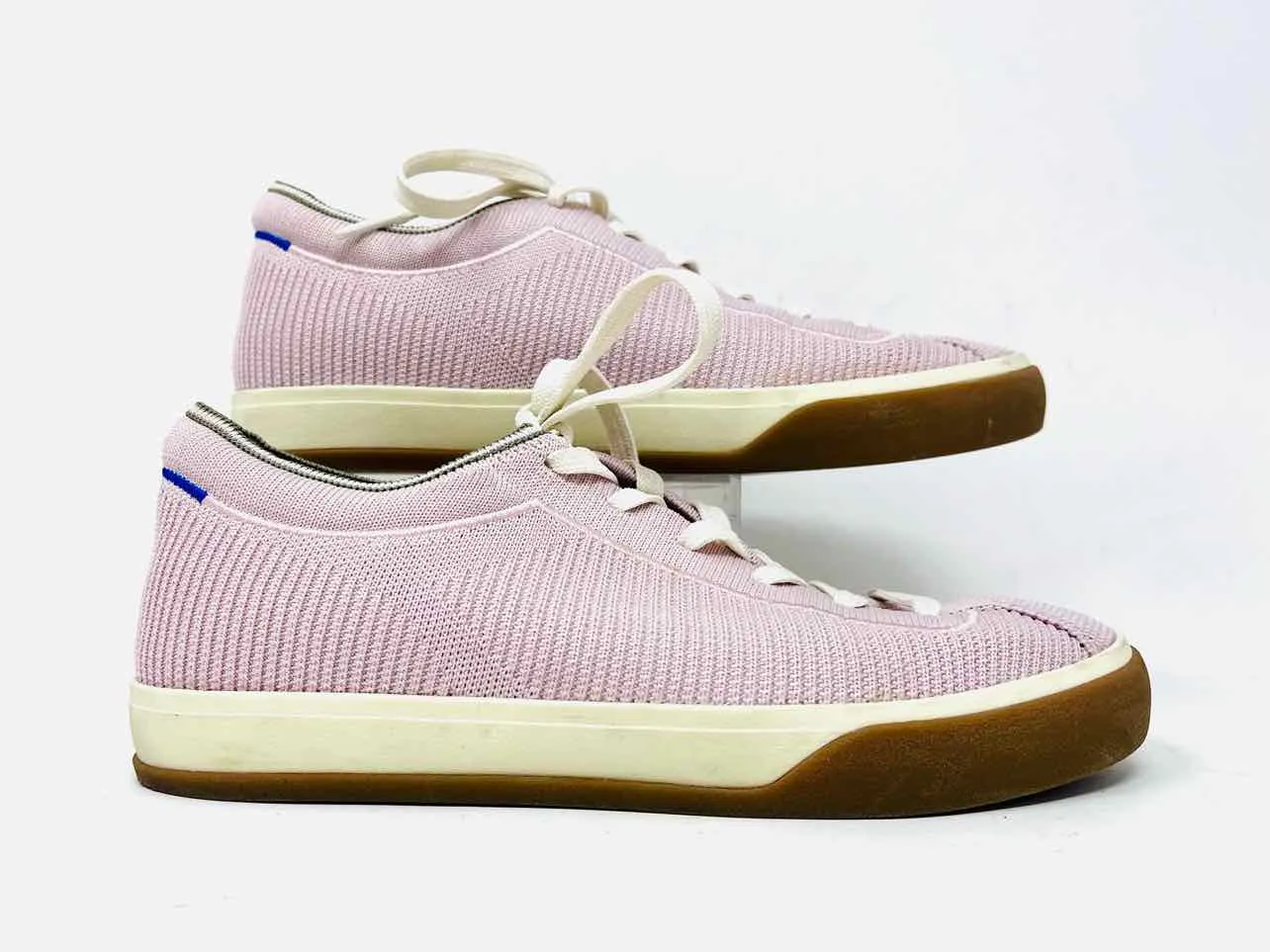 Chaussures de sport tricotées Rothy's taille 8 avec lacets blush/blanc