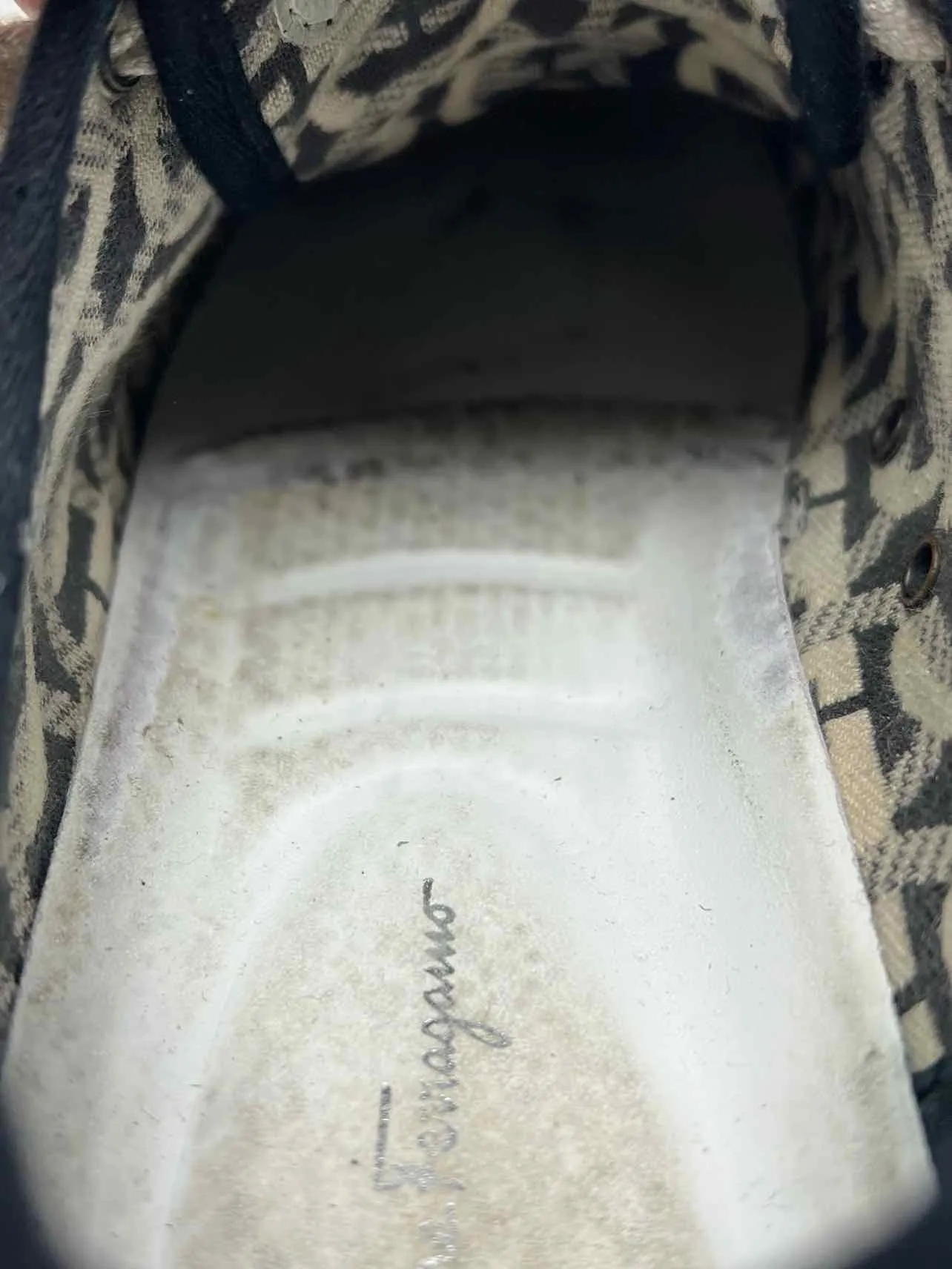 Salvatore Ferragamo Taille 8.5 Beige/Noir Lacets Signature Chaussures Sneakers Telles Quelles