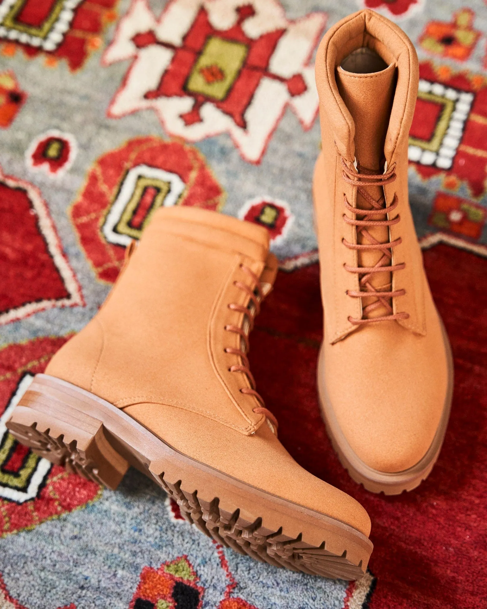 Bottes de combat en daim végan Suspicion | Caramel