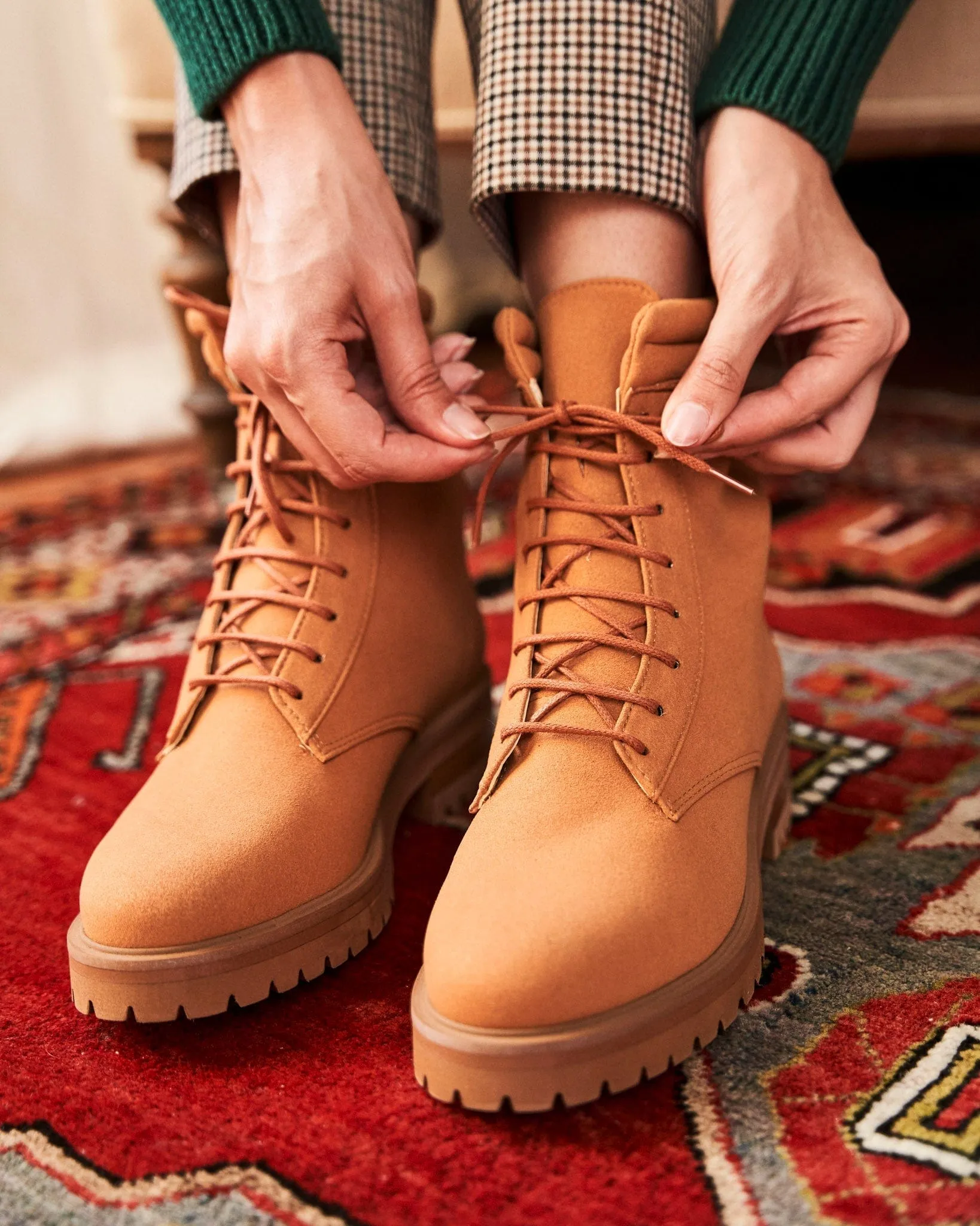 Bottes de combat en daim végan Suspicion | Caramel