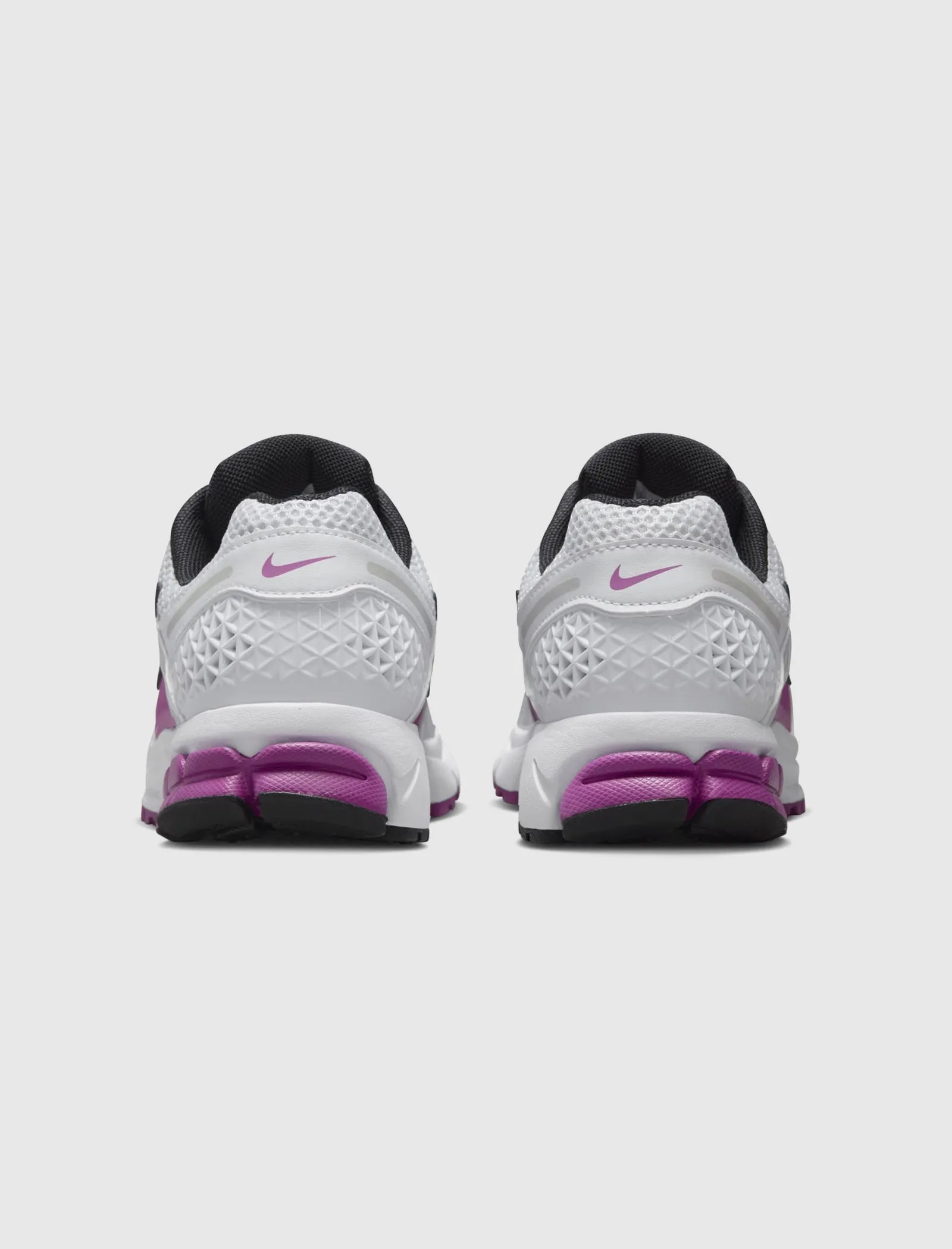 NIKE ZOOM VOMERO 5 POUR FEMME 