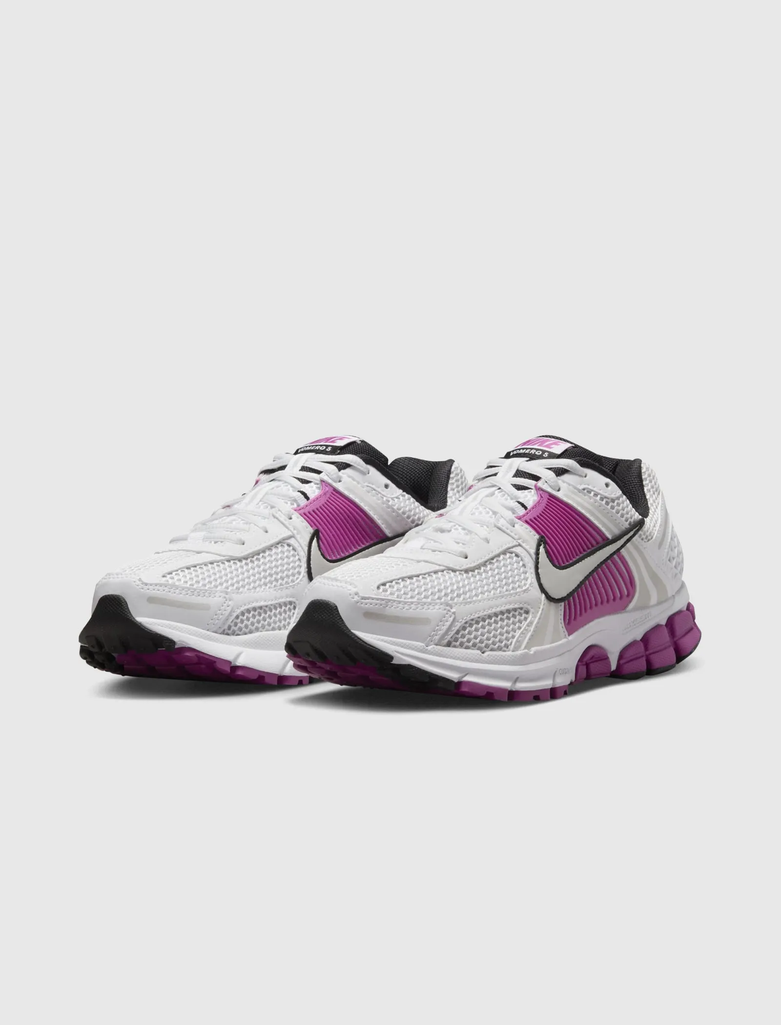 NIKE ZOOM VOMERO 5 POUR FEMME 