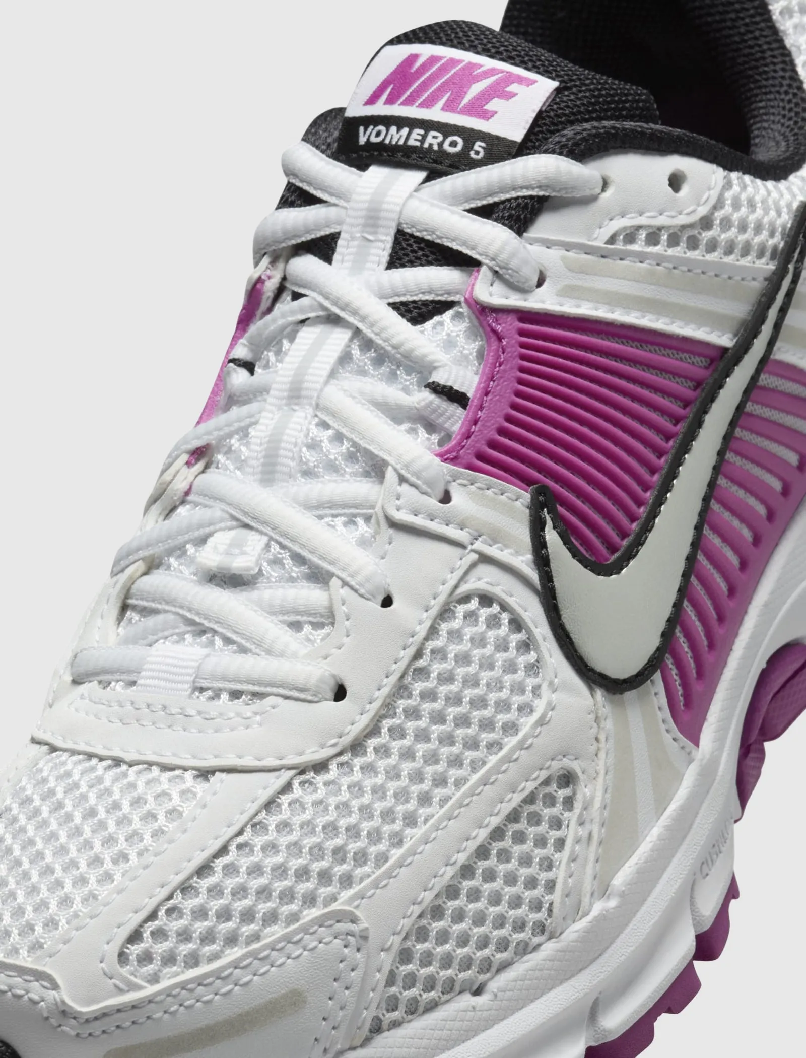 NIKE ZOOM VOMERO 5 POUR FEMME 
